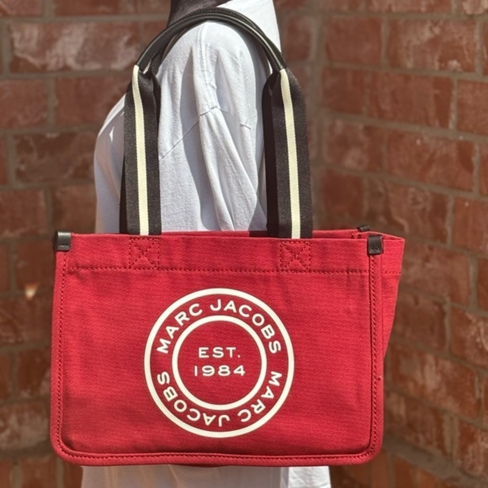 Marc Jacobs Medium Savvy Red Canvas Fabric Shoulder Convertible Tote Purse Bag
